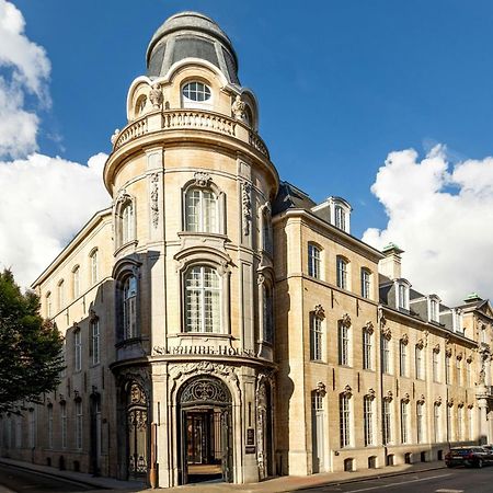 מלון Sapphire House Antwerp, Autograph Collection מראה חיצוני תמונה The former headquarters of the Institut de France, at 103 rue de Rivoli, Paris 1st arrondissement