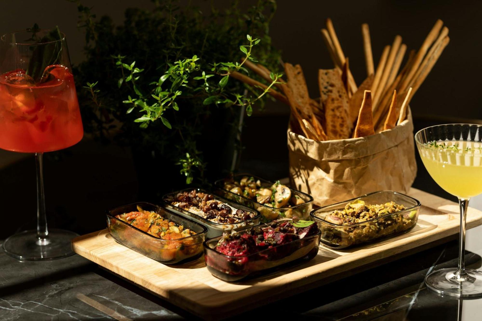 מלון Sapphire House Antwerp, Autograph Collection מראה חיצוני תמונה A selection of tapas