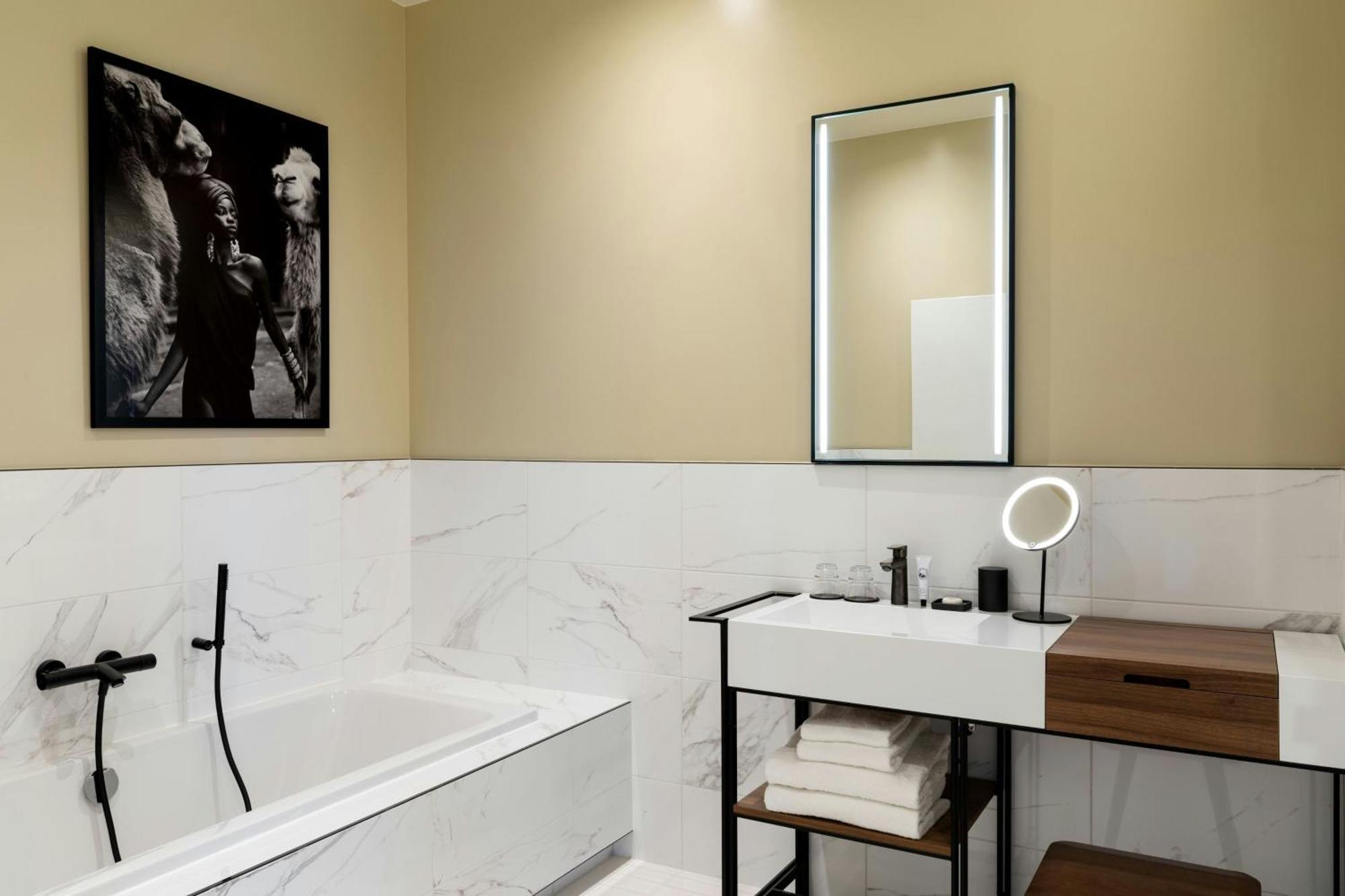 מלון Sapphire House Antwerp, Autograph Collection מראה חיצוני תמונה Bathroom