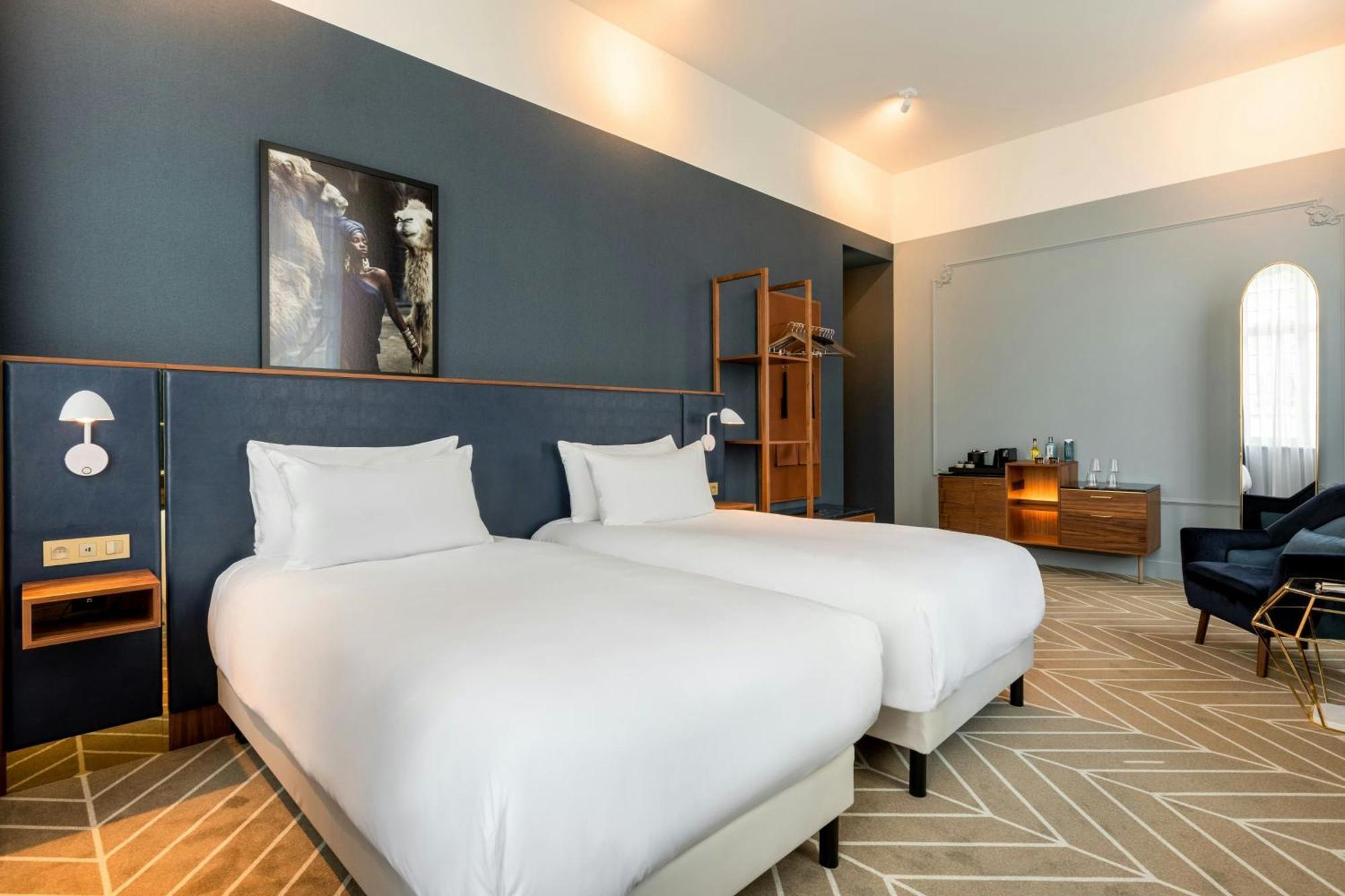 מלון Sapphire House Antwerp, Autograph Collection מראה חיצוני תמונה A room at the hotel