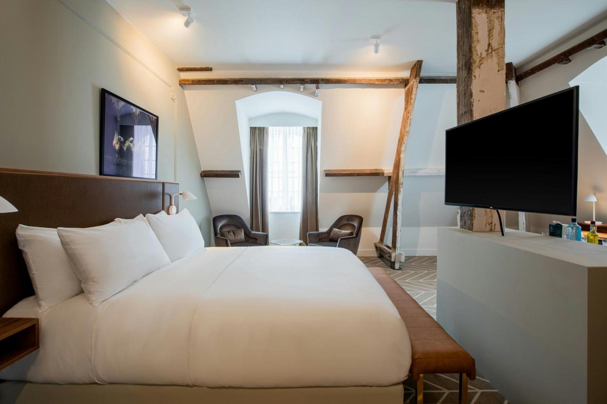 מלון Sapphire House Antwerp, Autograph Collection מראה חיצוני תמונה A room at the hotel