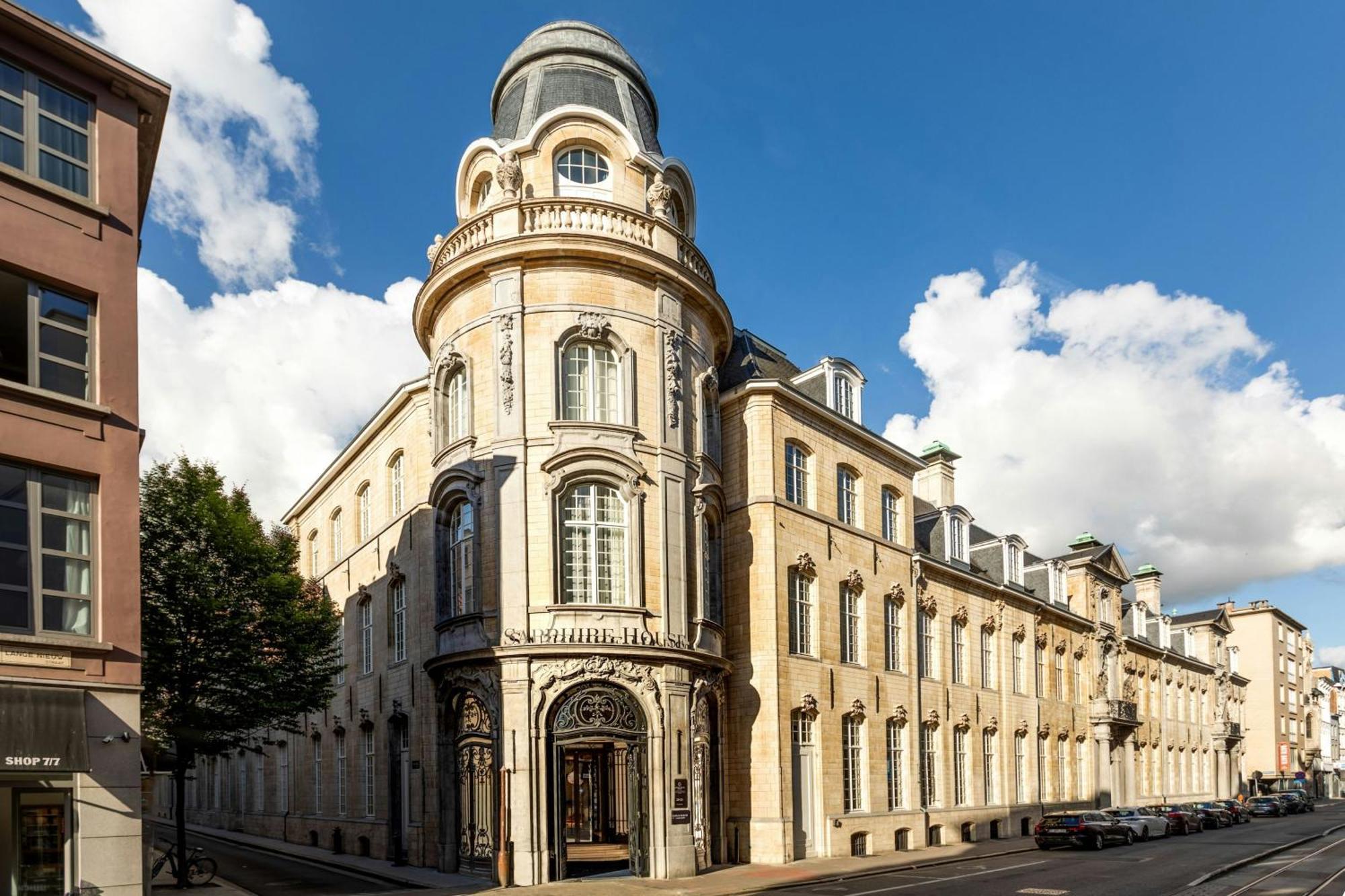 מלון Sapphire House Antwerp, Autograph Collection מראה חיצוני תמונה The former headquarters of the Institut de France, at 103 rue de Rivoli, Paris 1st arrondissement
