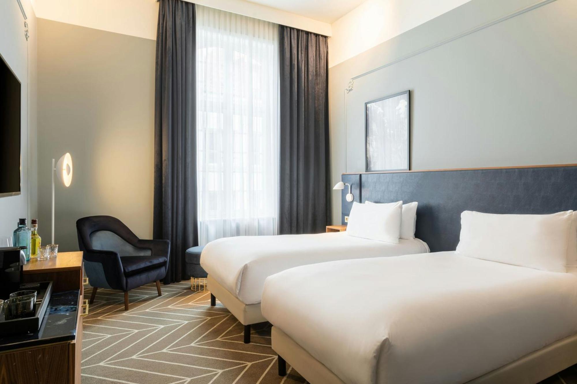 מלון Sapphire House Antwerp, Autograph Collection מראה חיצוני תמונה A room at the hotel