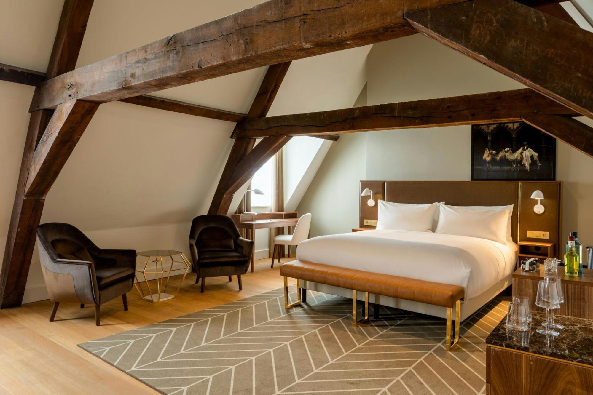 מלון Sapphire House Antwerp, Autograph Collection מראה חיצוני תמונה A room at the hotel