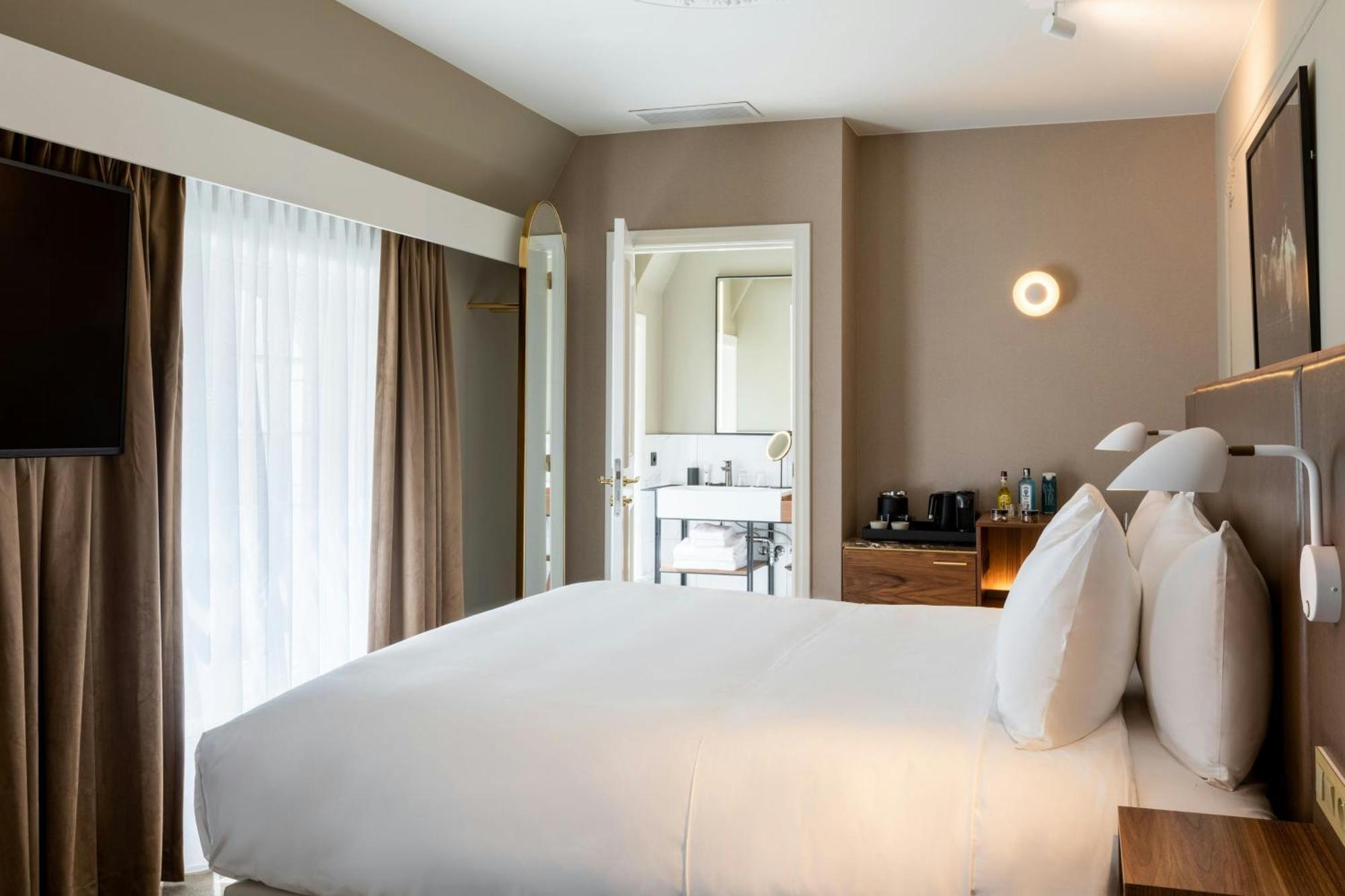 מלון Sapphire House Antwerp, Autograph Collection מראה חיצוני תמונה A room at the hotel