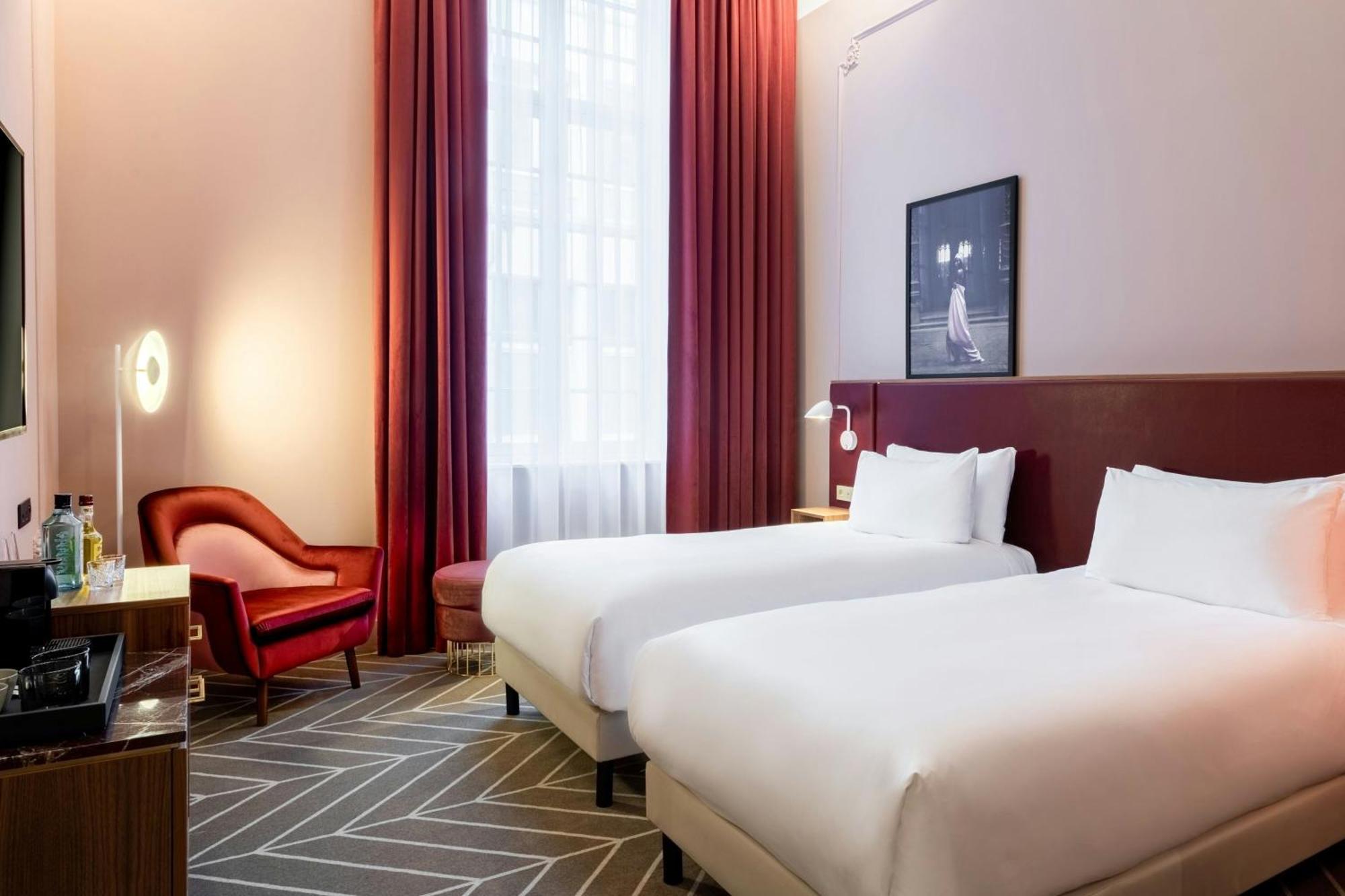 מלון Sapphire House Antwerp, Autograph Collection מראה חיצוני תמונה A room at the hotel